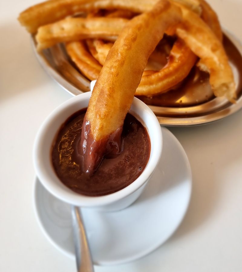 churros con chocolate a la taza